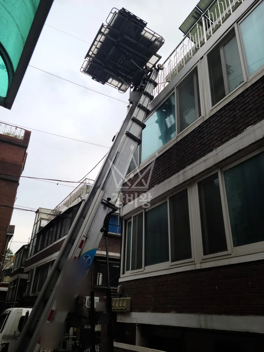 울산 동구 사다리차 자재 양중 작업 현장